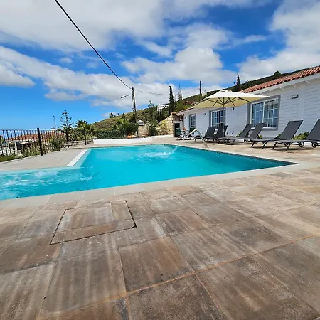La Paz Con Piscina Y Yacuzzy Integrado