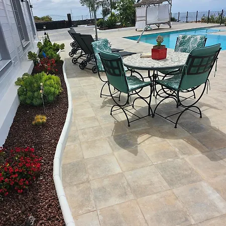 La Paz Con Piscina Y Yacuzzy Integrado Villa