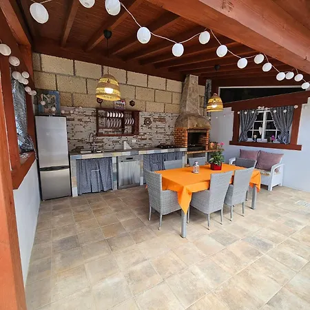 Villa La Paz Con Piscina Y Yacuzzy Integrado